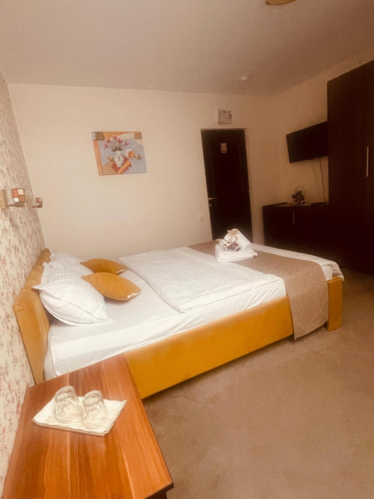 Casa Carmen Hotel Dorna-Arini Buitenkant foto